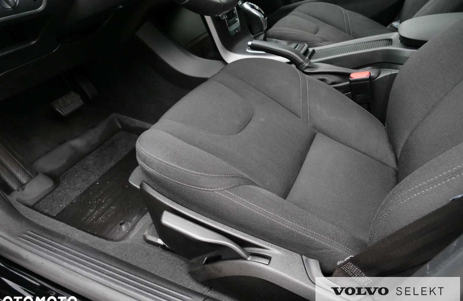 Volvo V40 cena 79900 przebieg: 63687, rok produkcji 2019 z Dukla małe 631